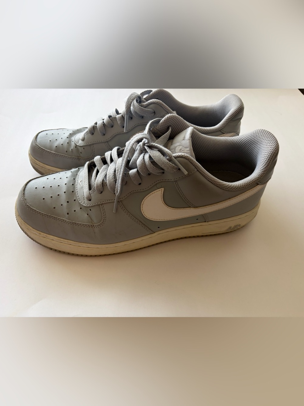 Nike Men’s air force1 Low-Top Sneakers in Gray and White